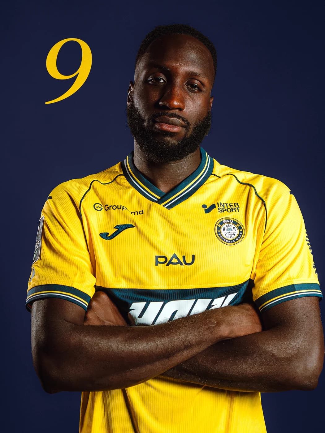 Portrait de Babacar Leye en maillot du Pau FC