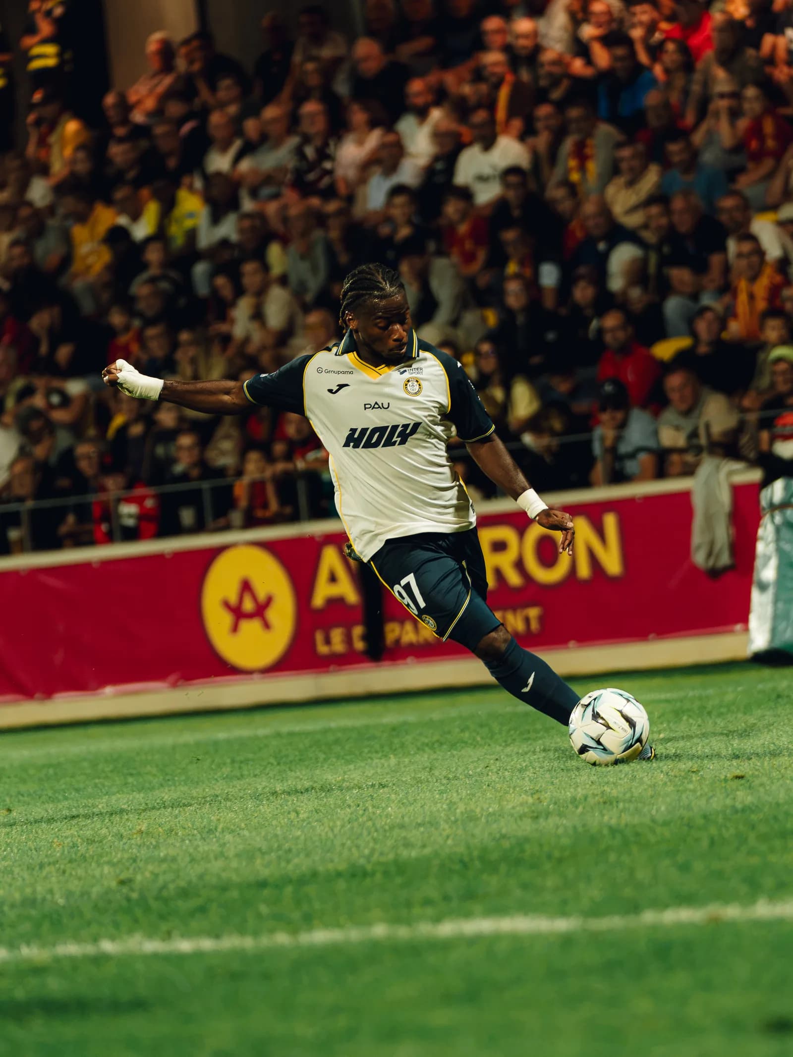 Akim Abdallah sous le maillot du Pau FC