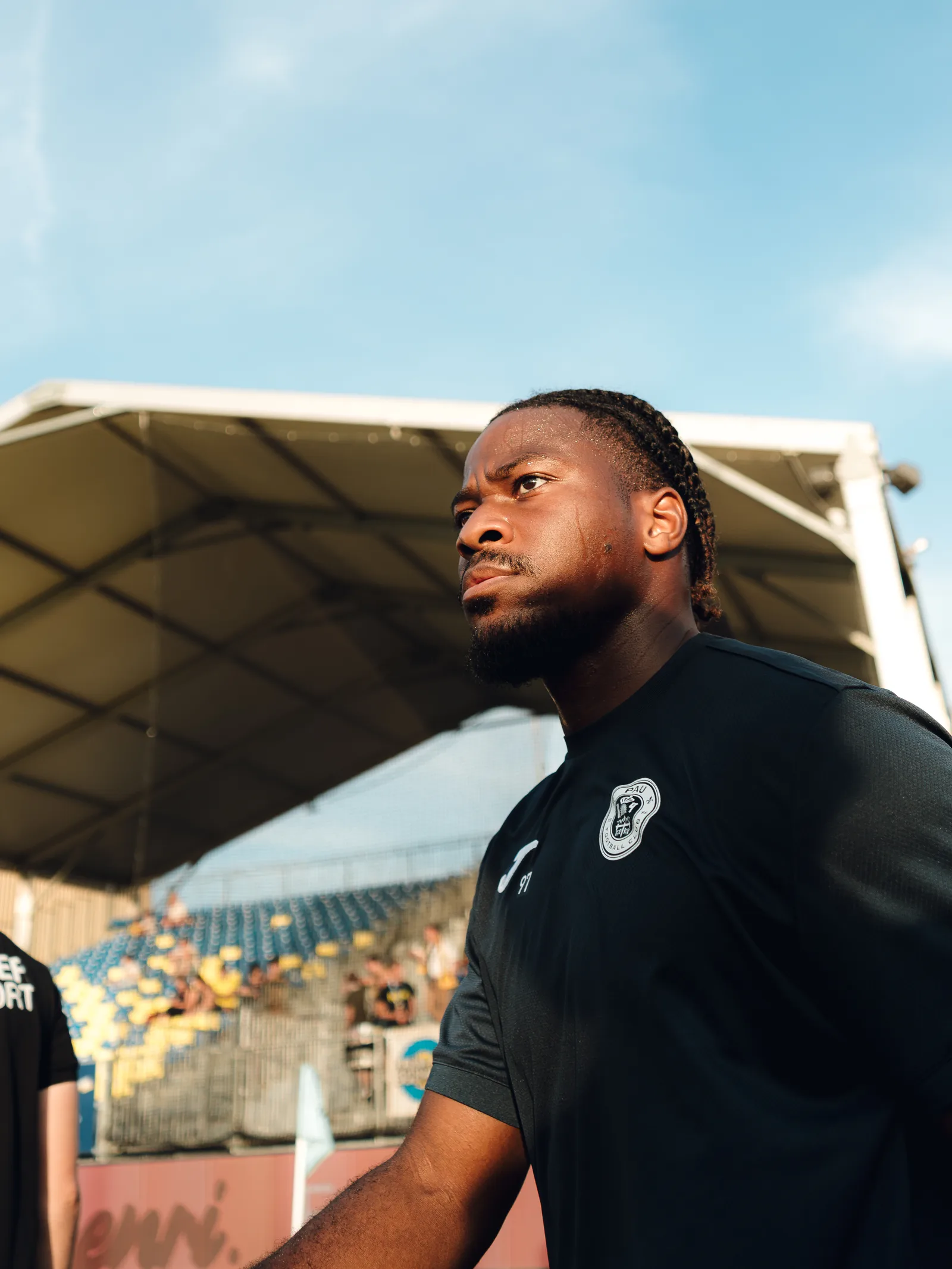 Autre photo d'Akim Abdallah sous le maillot du Pau FC