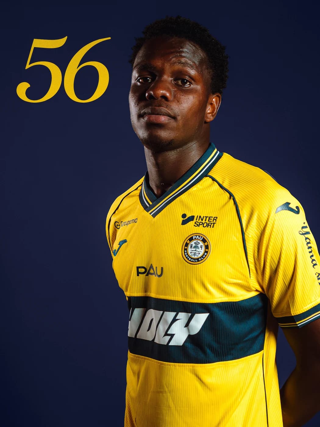 Portrait d'Abdoulaye Mbaye en maillot du Pau FC