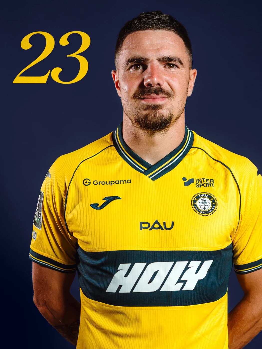 Portrait d'Anthony Briançon en maillot du Pau FC