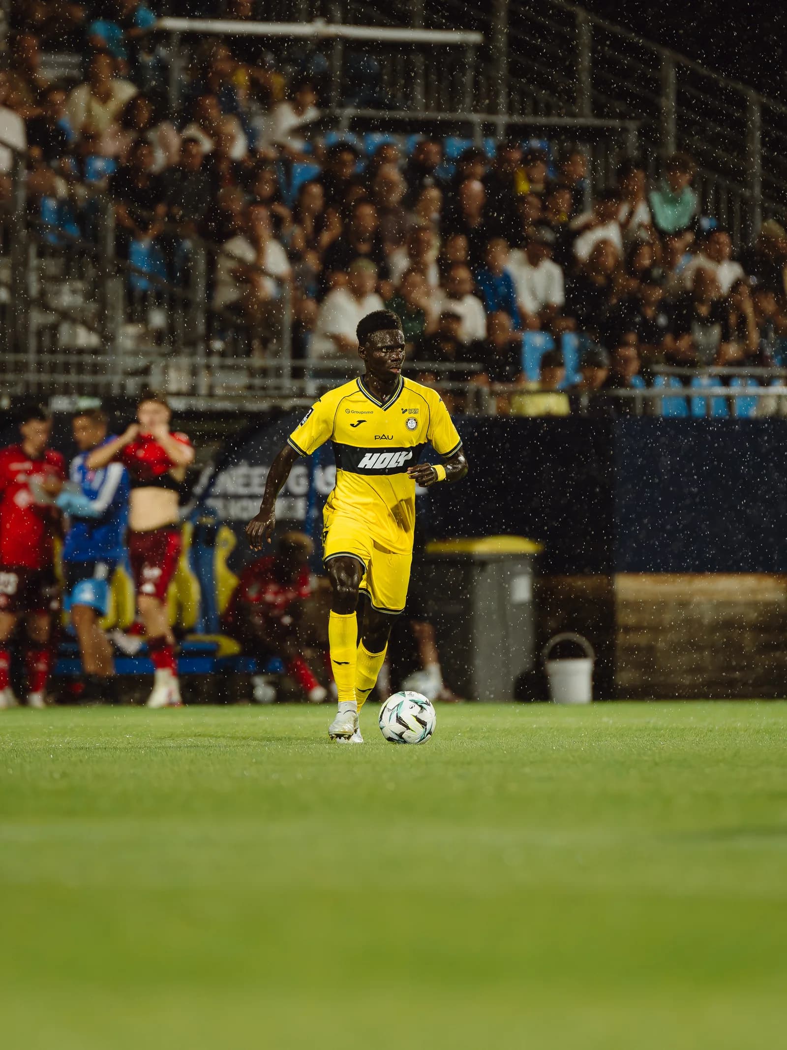 Cheikh Fall sous le maillot du Pau FC