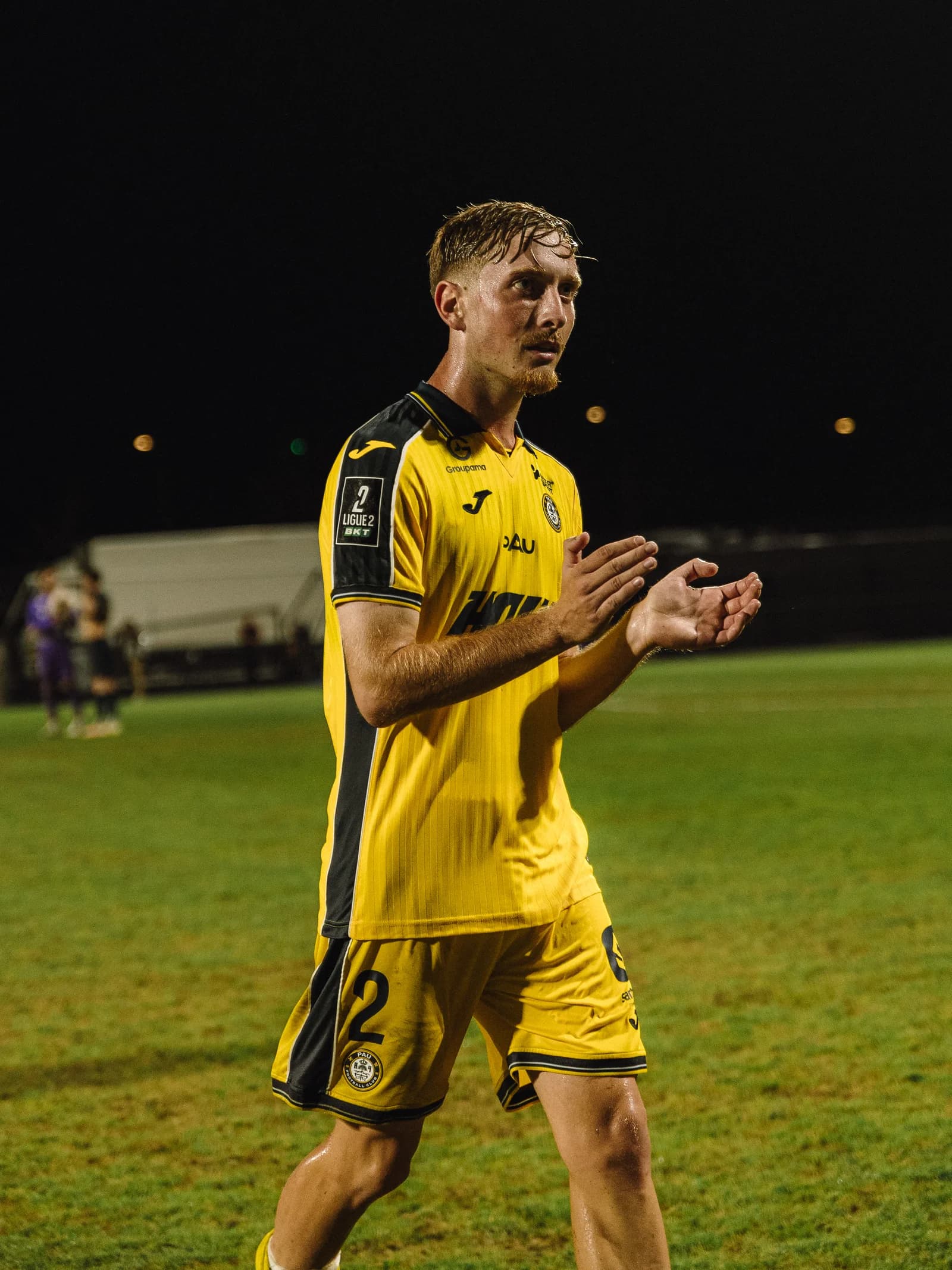 Tom Pouilly sous le maillot du Pau FC