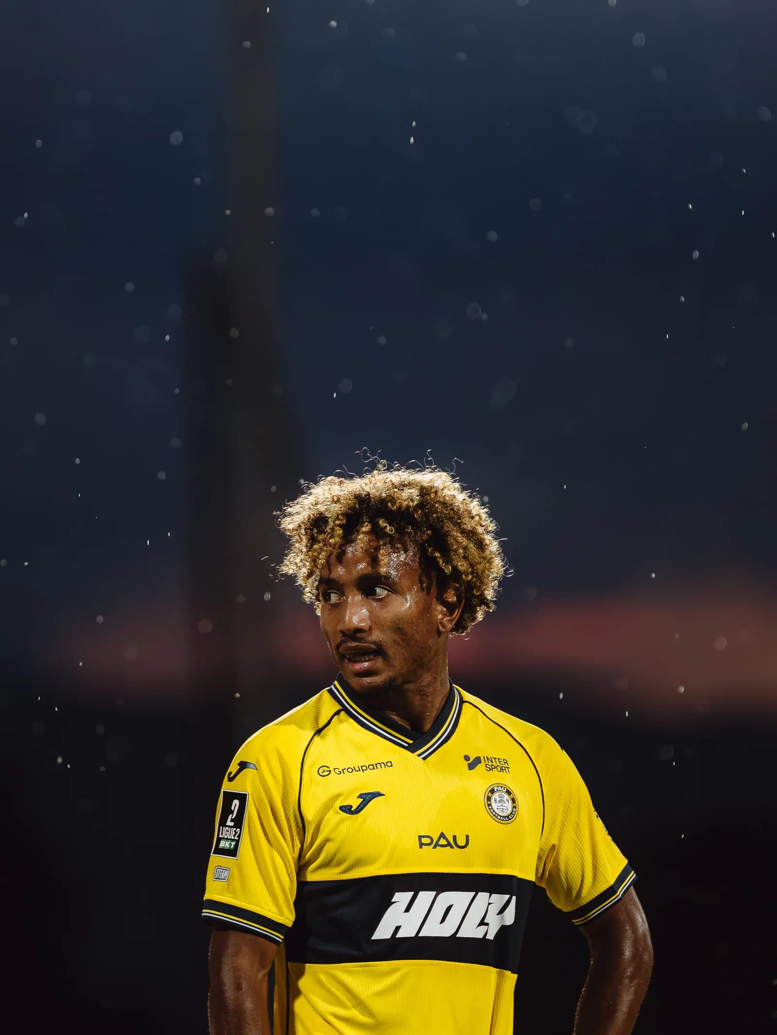 Autre photo de Mathys Tourraine sous le maillot du Pau FC