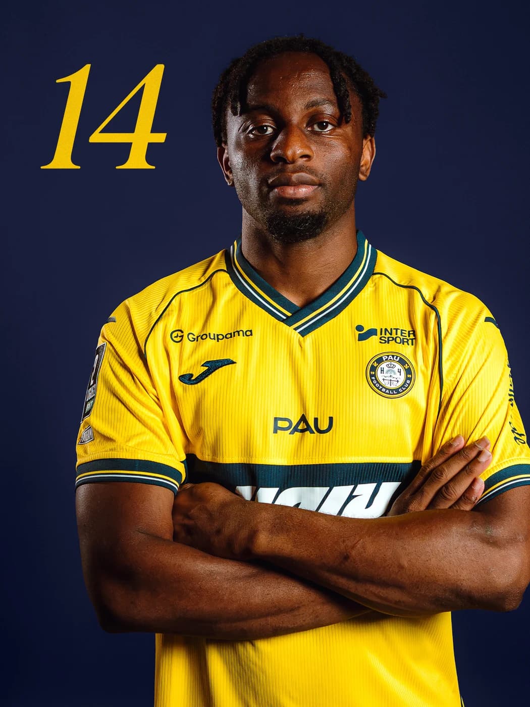Portrait de Royce Openda en maillot du Pau FC