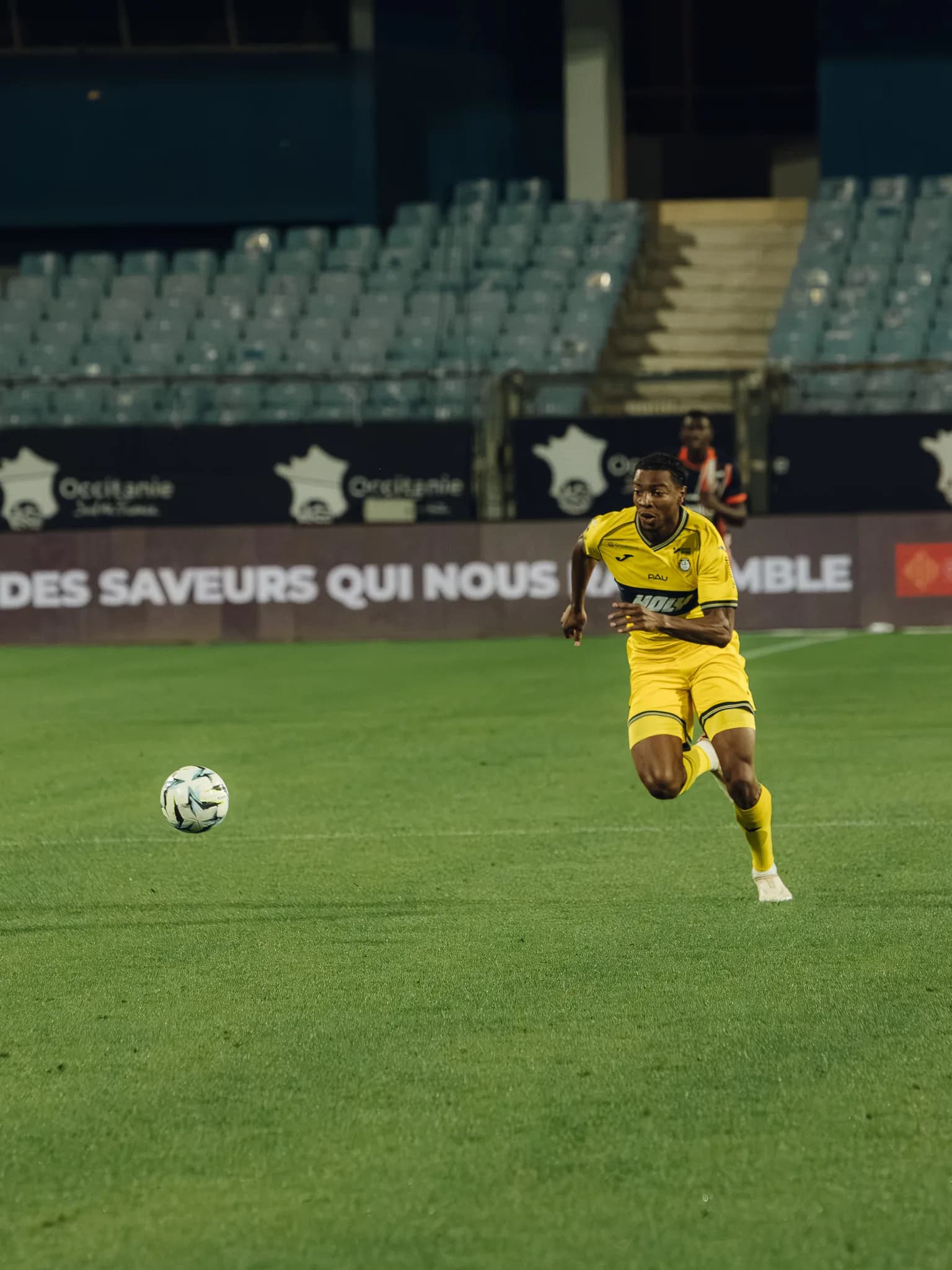 Jérémy Sebas sous le maillot du Pau FC