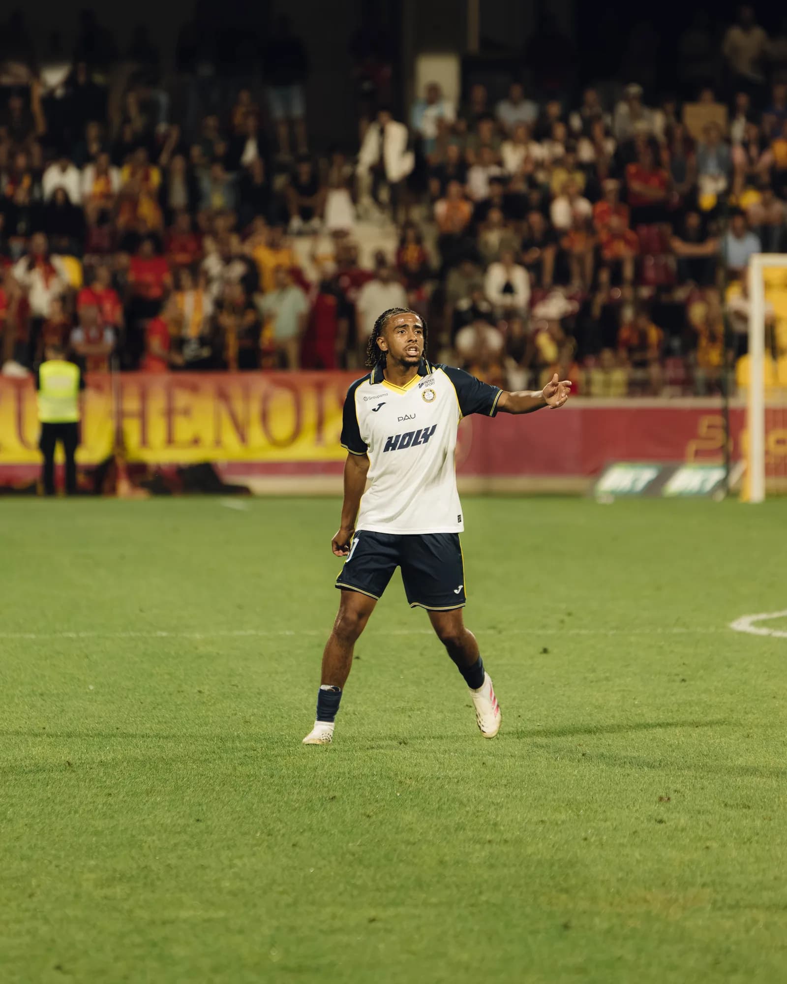 Autre photo de Luan Gadegbeku sous le maillot du Pau FC