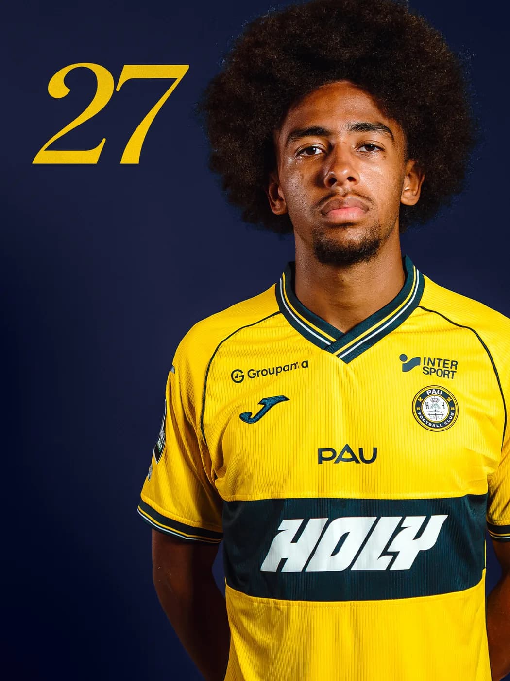 Portrait de Luan Gadegbeku en maillot du Pau FC